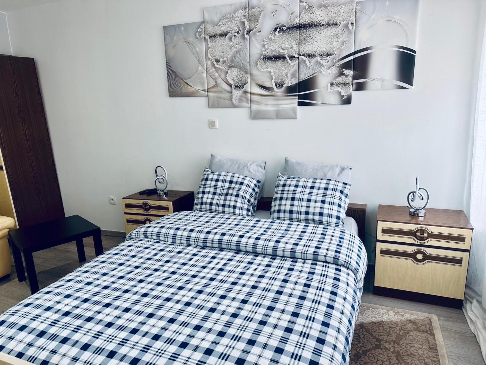 Chambre Et Sdd Privees Dans Une Maison Partagee Avec Des Residents 몽스 외부 사진